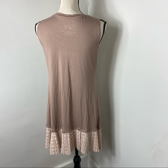 [M] Logo Layers Taupe Tank Pleated Polka Dot Hem - Picture 4 of 6